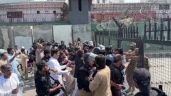 پېښور: د بلدیاتي ادارو د استازو د مظاهرې پر مهال اخ و ډب شوی دی