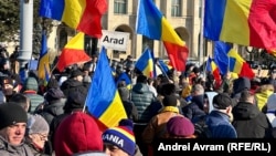 Protest în Piața Victoriei din București, pe 10 februarie 2025.