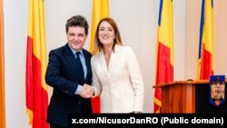Lidera Legislativului Uniunii, Roberta Metsola, a ținut să-l felicite personal pe Nicușor Dan, miercuri seara, în drum spre Timișoara. Metsola a făcut escală la București.