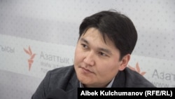 Адил Турдукулов.