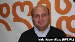 ნოდარ ხადური