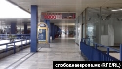 Илустрација. затворена продавница во ГТЦ