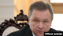 Игорь Чудинов кыргыз-тажик чек арасы тууралуу талаштуу протоколго кол коюлган маалда премьер-министр болуп турган.