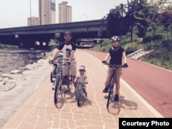 Эсен Сагынов с семьей