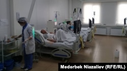 Пациенты получают гемодиализ. Ош.