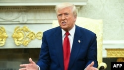 Donald Trump spune că tarifele pentru importurile din China vor crește la 104%. 
