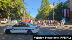 “Studentët në bllokadë” kanë bërë thirrje për mosbindje civile, pas tubimit të 28 qershorit në Beograd. Aksionet e tyre vazhdojnë ende.
