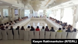 Бишкек шаарынын "Maryotel" мейманканасында өткөн "Депутат айымдардын форуму"