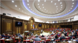 «Իշխանազավթը հրամայել է չկրակել, չպաշտպանվել», «ձենդ կտրի». իշխանությունն ու ընդդիմությունը դարձյալ վիճեցին