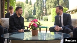 Владимир Зеленский и вице-президент США Джей Ди Вэнс, Рим, 18 мая 2025 года