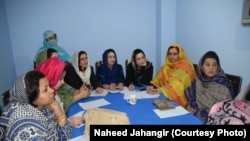 د خیبر پښتونخوا د ښخینه خبریالانو یوه غونډه. (انځور: د ۲۰۲۰م کال د مارچ اتمې دی)