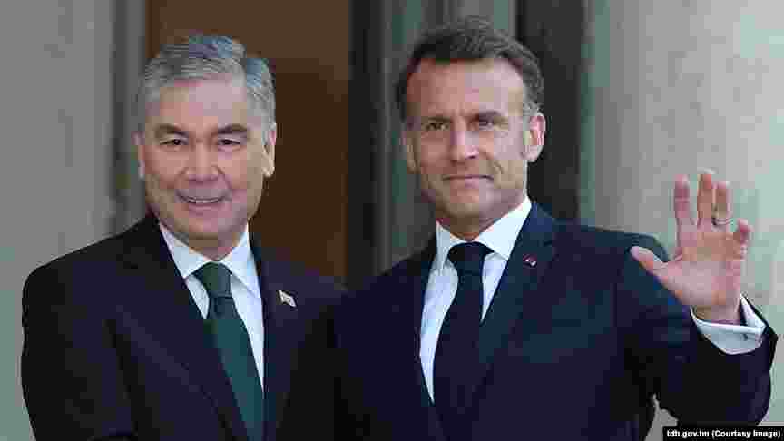 Türkmenistanyň Döwlet Habarlar gullugynyň çap eden suraty.