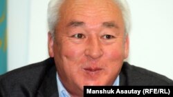Сейтказы Матаев, председатель правления Союза журналистов Казахстана. Алматы, 2 мая 2012 года.