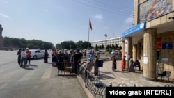 Мэриянын жанында жайгашкан шайлоо тилкеси.