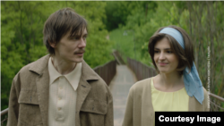 Boris Orlov Mustafa Cemilev rolünde ve Kristina Delik Safinar Cemileva rolünde