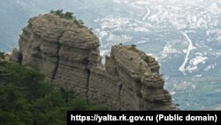 Вид на Ялтинский горно-лесной заповедник