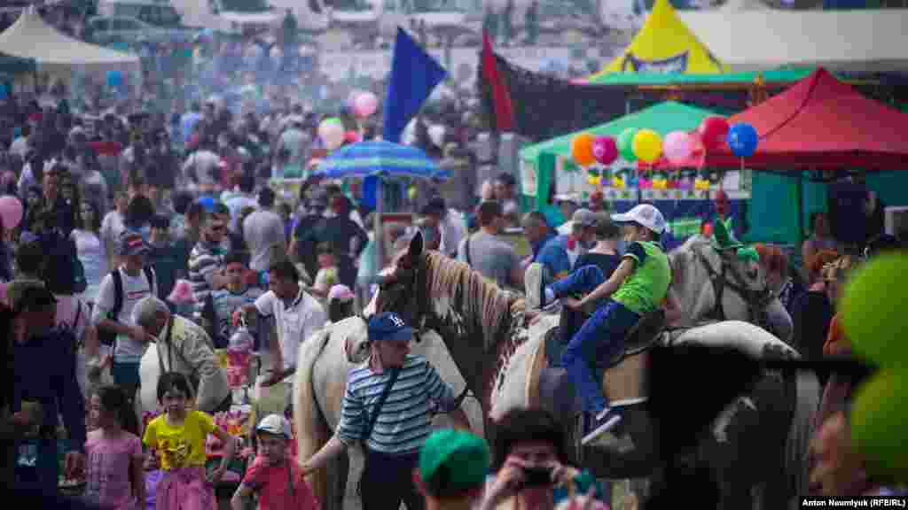 Bayramnıñ adı onıñ peyda olması ile bağlı ve eki peyğamber – Hıdır ve İlyasnıñ adlarından teşkil etile