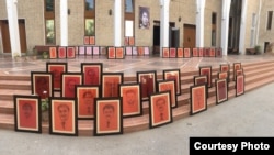 د اتم اګست پېښې (۲۰۱۶) د وژل شویو وکیلانو انځورونه چې د انځورګر شرجیل بلوڅ کښلي د بلوچستان های کورټ ودانۍ کې نندارې ته اېښودل شوي. ۲۰۱۷ز کال اتم اګست 