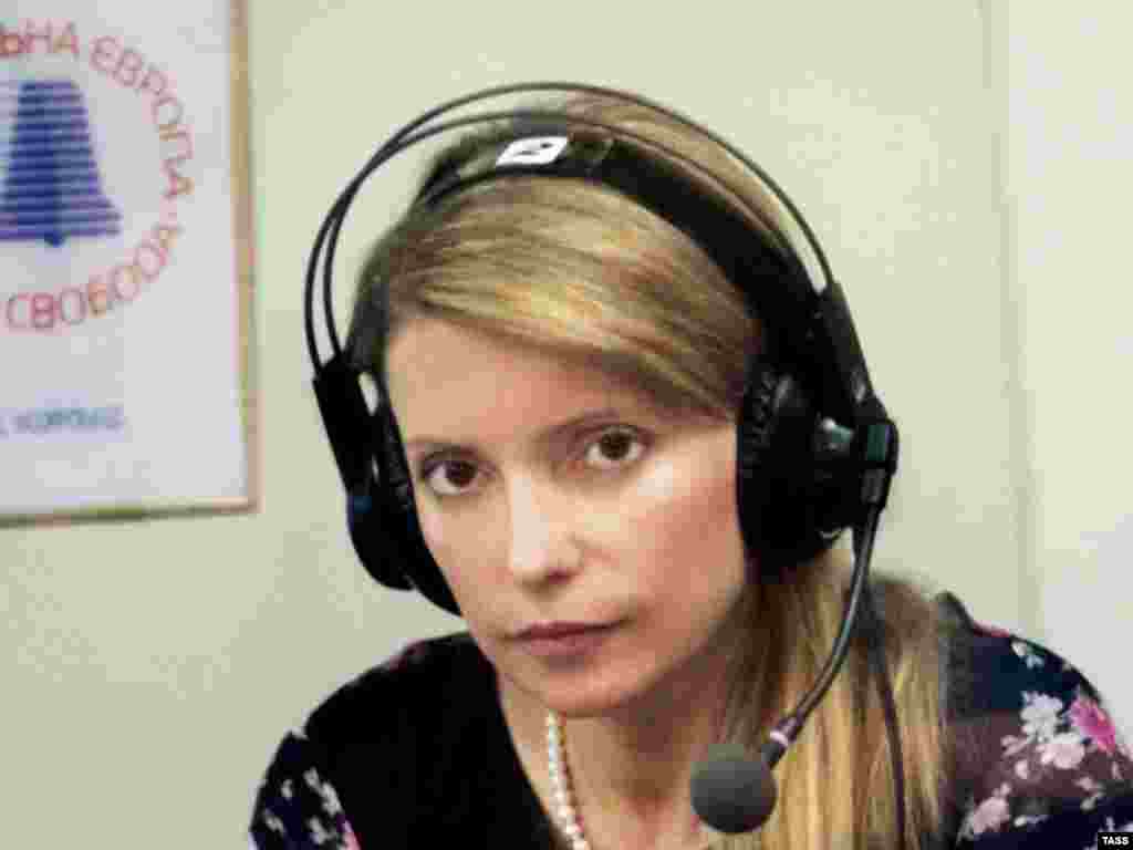 Юлия Тимошенко в студии радио "Свобода", 2004.