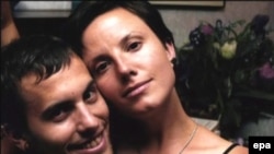 شين باوئر (راست) و سارا شرود