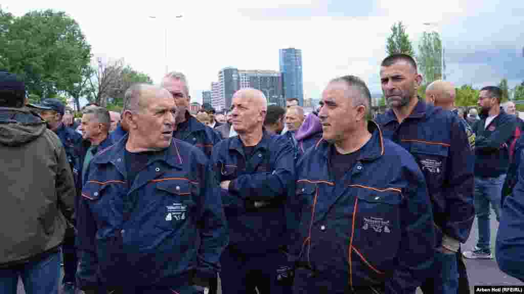 Përfaqësuesit e bizneseve thonë se janë kundër liberalizimit të tregut të energjisë, pasi nuk janë bërë përgatitjet e nevojshme për këtë ndryshim. Ata kërkojnë që ky vendim të shtyhet për një vit.