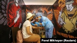 Алматыдагы эмдөө борбору.  23-июнь, 2021-жыл. 