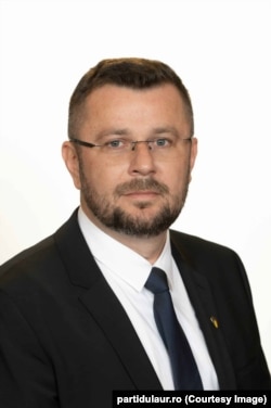 Mircea Ionuț Sandu, senator al AUR (Alianța pentru Unirea Românilor), ales la scrutinul din 1 decembrie 2024.