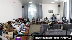 د افغانستان لپاره د ملګرو ملتونو د عمومي منشي د ځانګړي استازي مرستیالان، مارکوس پوتزېل او رامز علي اکبروف پوتزېل د طالبانو د حکومت د کورنیو چارو سرپرست وزیراو نورو کسانو سره د لیدو پرمهال