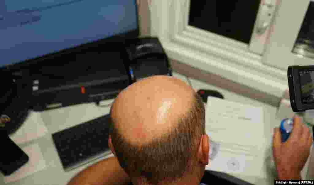 Pečat isprave izdate od strane Ministarstva unutrašnjih poslova Kosova za državljanina Srbije.