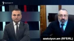 Глава МИД Нагорного Карабаха Давид Бабаян (справа)