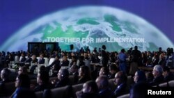 Oni koji najviše zagađuju su ti koji "treba da plate najviše kako bi planetu sklonili sa ovog koloseka klimatske krize", poručio je tokom samita predsednik Afričke unije Maki Sal (detalj sa samita u Šarm el Šeiku)