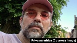 Igor Dobričić, žrtva nasilja prvog Prajda u Srbiji 2001. godine