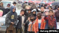 رحیمی: هر سال ۲۰۰ هزار تن از کودکان از تعلیم باز می‎مانند.