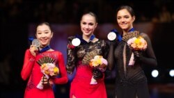 Победительницы Чемпионата мира по фигурному катанию 2019 года. Элизабет слева.