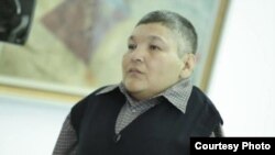 Казахстанский художник и активист антиядерного движения Карипбек Куюков.