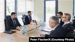 ტერ ფიშერი რაჟდენ კუპრაშვილს შეხვდა.