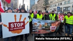 Варшава - Протест на земјоделците пред канцелариите на Европската комисија