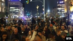 Кадри, заснети малко след началото на протеста в София.