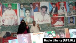 ماما قدیربلوچ په کوټه کې د غيب کړل شوو کسانو لپاره احتجاجي کمپ کې ناست دی