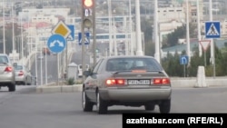 Žurnalisti yzarlaýanlaryň awtoulagy