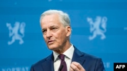 Premierul Norvegiei, Jonas Gahr Store, a fost a anunțat că Oslo va recunoaște Palestina ca stat independent. Au urmat premierii spaniol și irlandez.