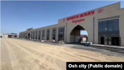 Ош шаарындагы “Жибек жолу” жаңы муниципалдык базары.