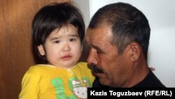 Жаймұқан Көшеров - Жаңаөзен оқиғасында қаза тапқан Жаңаберген Көшеровтің әкесі. Теңге ауылы, 16 ақпан 2012 жыл.