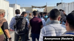 Оогандык учкучтар убактылуу жайдан которулууда. Термез, Өзбекстан. 12-сентябрь 2021-жыл