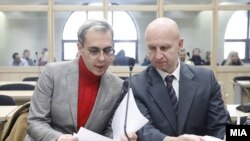 Архивска фотографија- обвинитиот Бојан Јовановски и адвокатот Сашко Дукоски на судењето за случајот „Рекет“