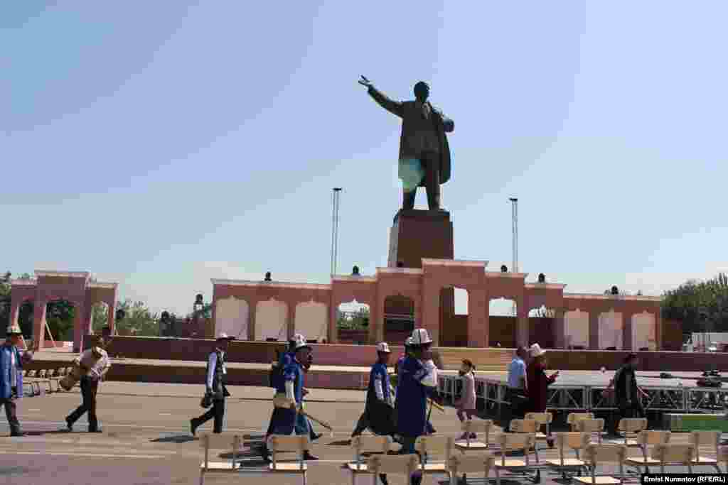 Иш-чараны Тарых жана маданият жылын уюштуруу дирекциясы,&nbsp;II Дүйнөлүк Көчмөндөр оюндары катчылыгы, Ош шаардык мэриясы, өкмөттүн Ош, Жалал-Абад жана Баткен облустарындагы ыйгарымдуу өкүлчүлүктөрү уюштуруп жатат.