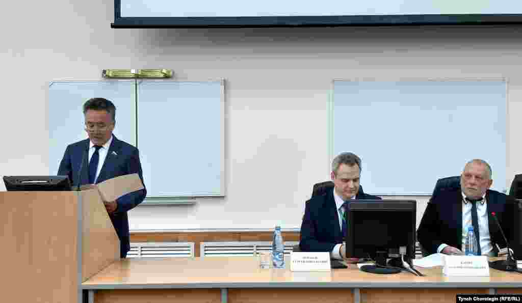 На трибуне - Иван Белеков, член Государственной думы России. ГАГУ. 13.9.19.&nbsp;