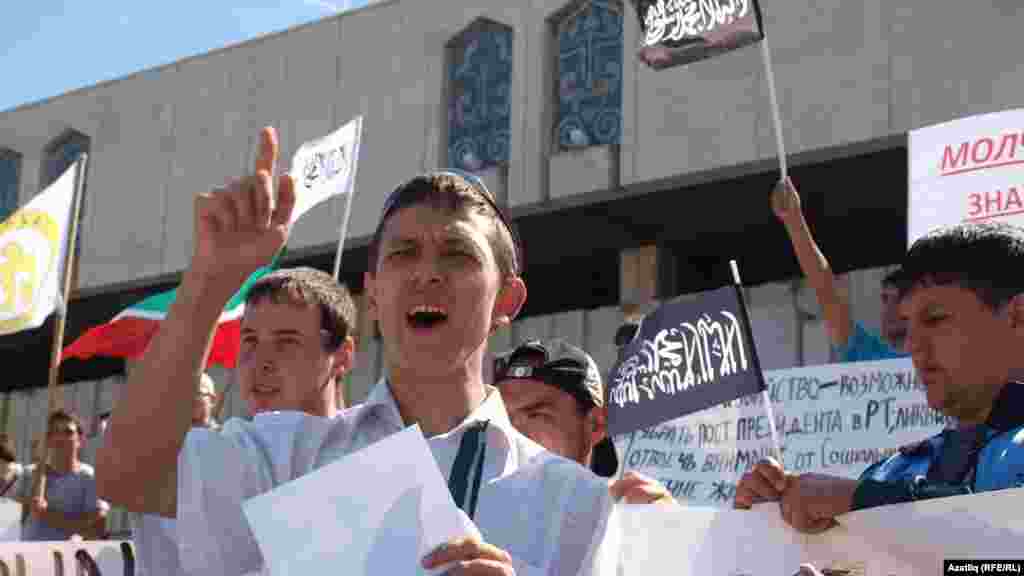 "Азатлык" татар яшьләре берлеге рәисе Наил Нәбиуллин