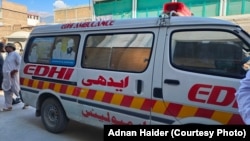 د کورمې په پاړه چينار کې امبولانس د اکتوبر پر ۱۲مه ژوبل کسان روغتون ته رسوي.