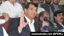 د وزیراعظم سلاکار امیر مقام وايي، وفاق د خیبر پښتونخوا حکومت ته د قبایلي ضلعو لپاره پیسې ورکوي - پخوانی انځور.